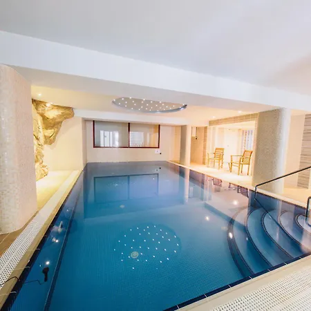 Wellness Vyhlidka Hotel 4*