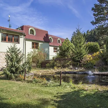 Wellness Vyhlidka Hotel 4*