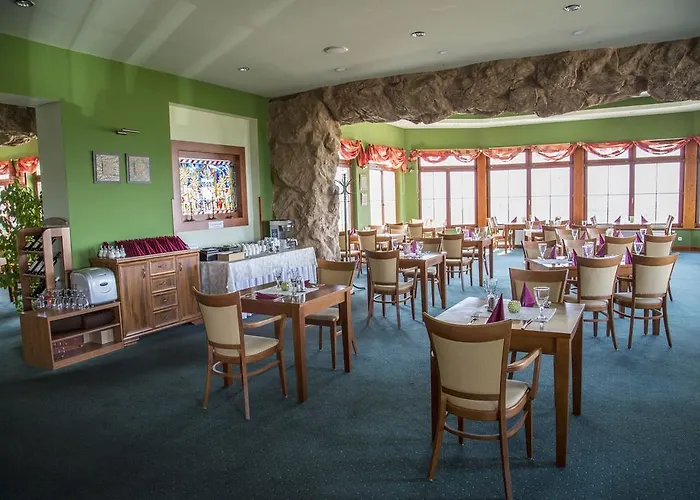 Hotel Wellness Vyhlidka 4*