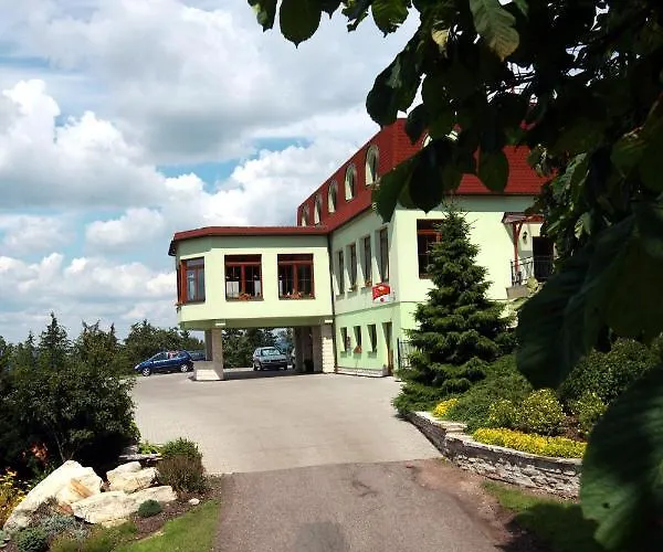 Wellness Vyhlidka Hotel 4*